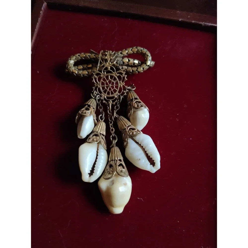 Antique 1940s shell broach